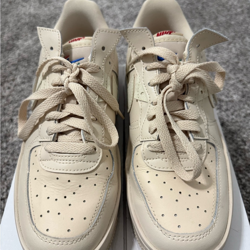 Nike Cream Sneakers with Red Detail - Picture 8 of 9